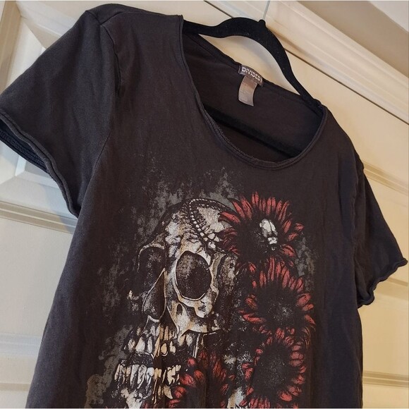 Divided faded black skull long t shirt M - Picture 2 of 4